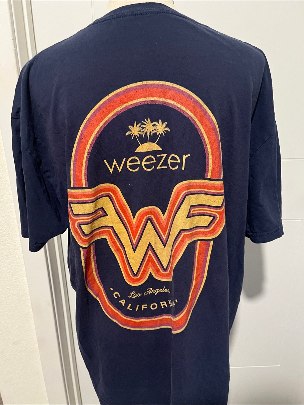 Weezer Band Music Los Angeles California Graphic T-Shirt Concert - Picture 5 of 8